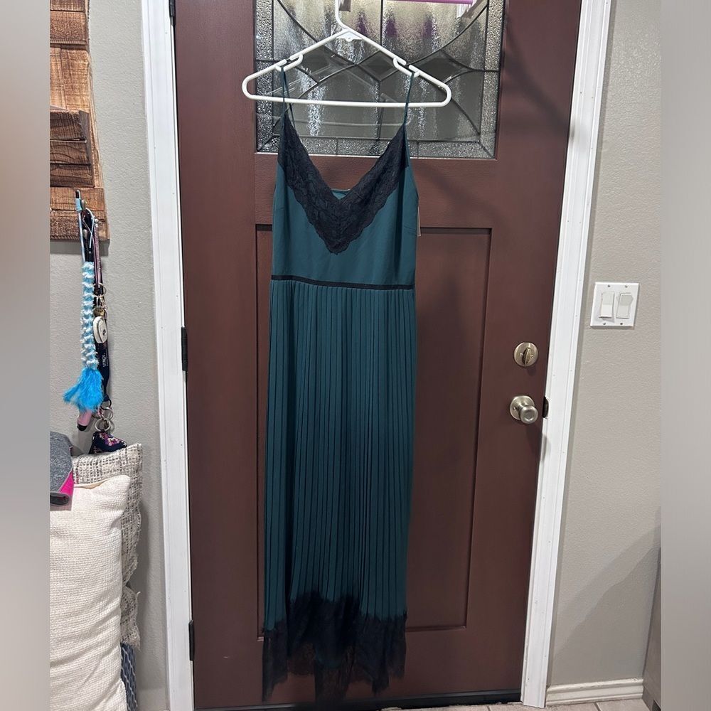 New Collection spaghetti-strap pleated midi dress - Picture 2 of 5